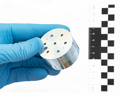 Семипозиционный держатель образцов для микроскопов TESCAN 